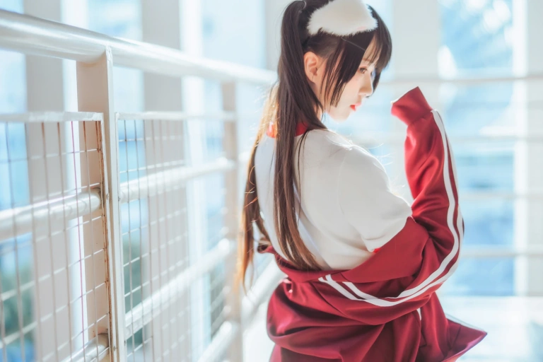 桜桃喵《桜桃未熟2 红色体操服》主题写真：44张全套美图