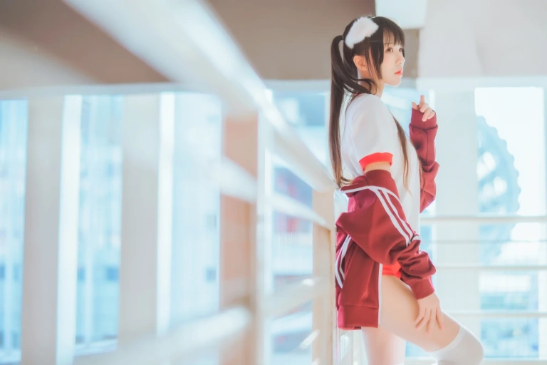 桜桃喵《桜桃未熟2 红色体操服》主题写真：44张全套美图