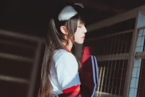 桜桃喵《桜桃未熟2 红色体操服》主题写真：44张全套美图