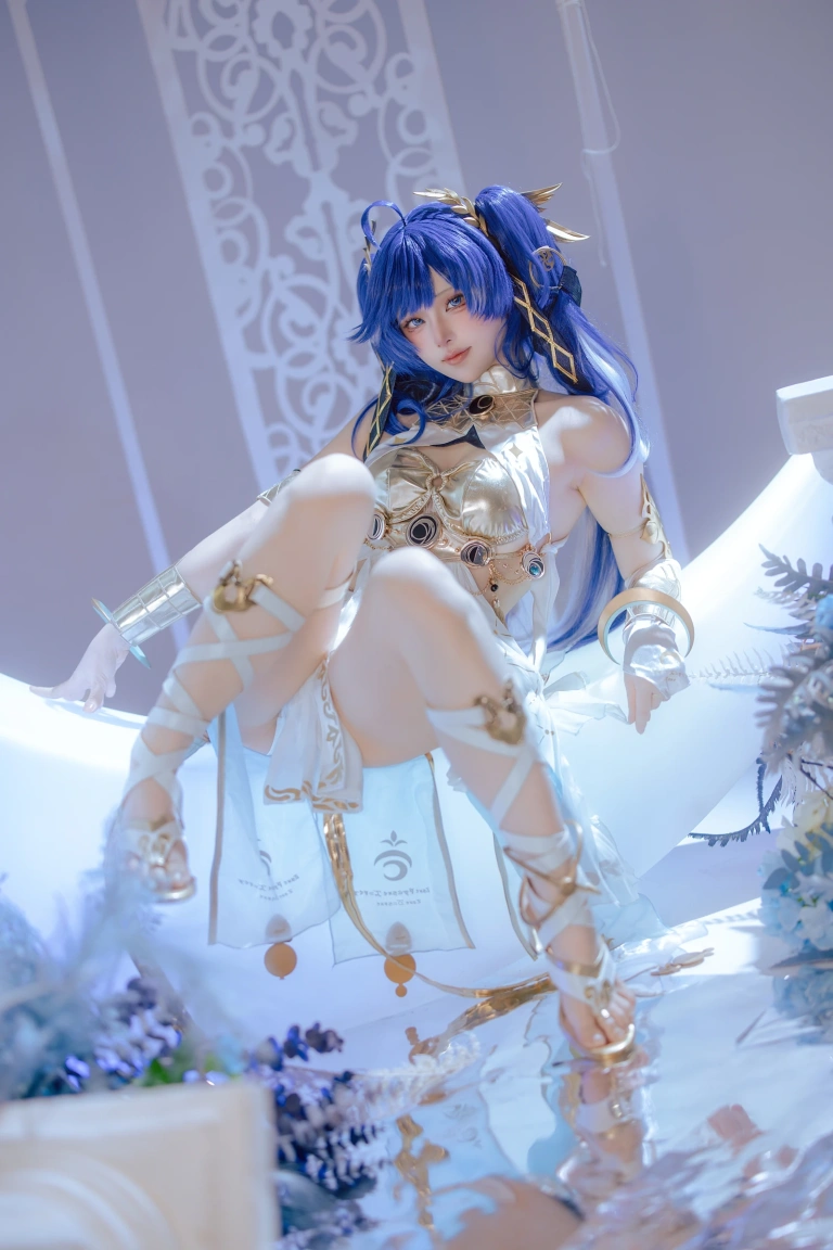 屿鱼《鸣潮 尤诺》主题写真：62张全套美图