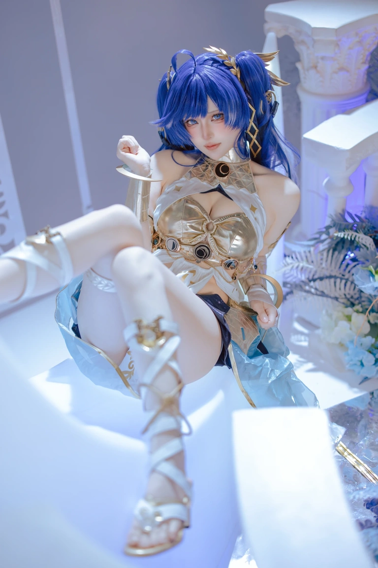 屿鱼《鸣潮 尤诺》主题写真：62张全套美图