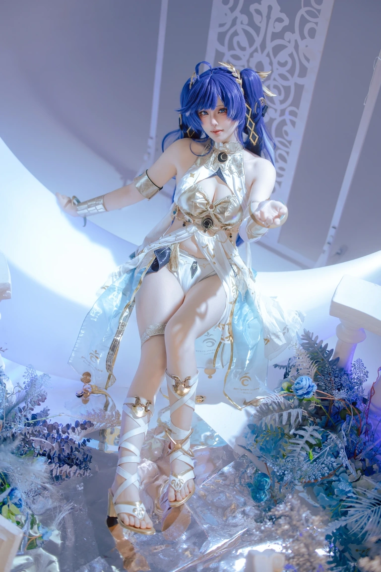 屿鱼《鸣潮 尤诺》主题写真：62张全套美图