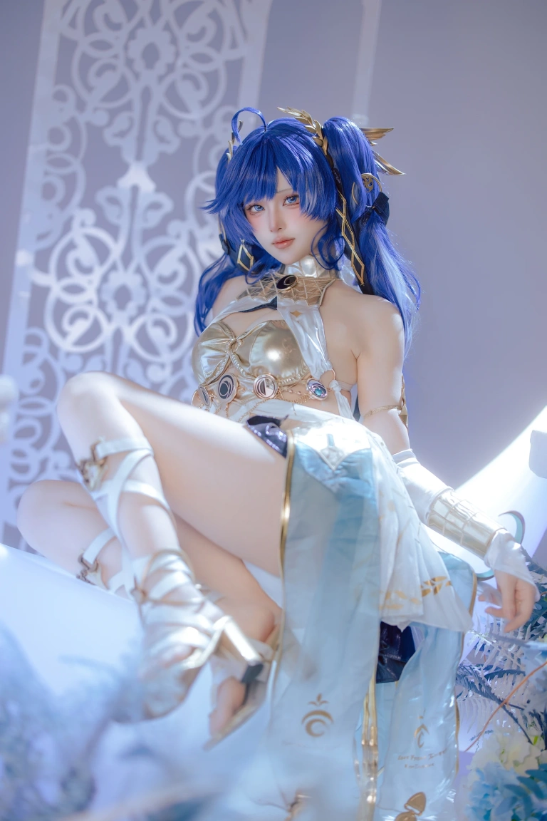 屿鱼《鸣潮 尤诺》主题写真：62张全套美图