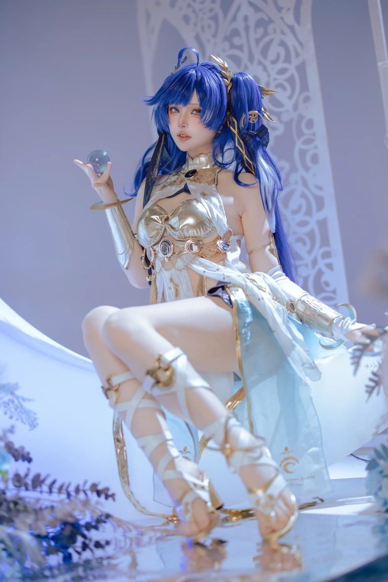 屿鱼《鸣潮 尤诺》主题写真：62张全套美图