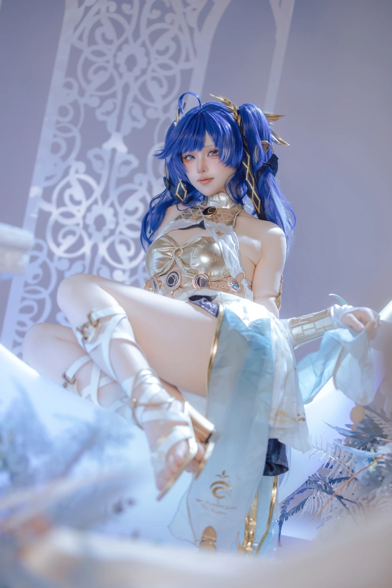 屿鱼《鸣潮 尤诺》主题写真：62张全套美图