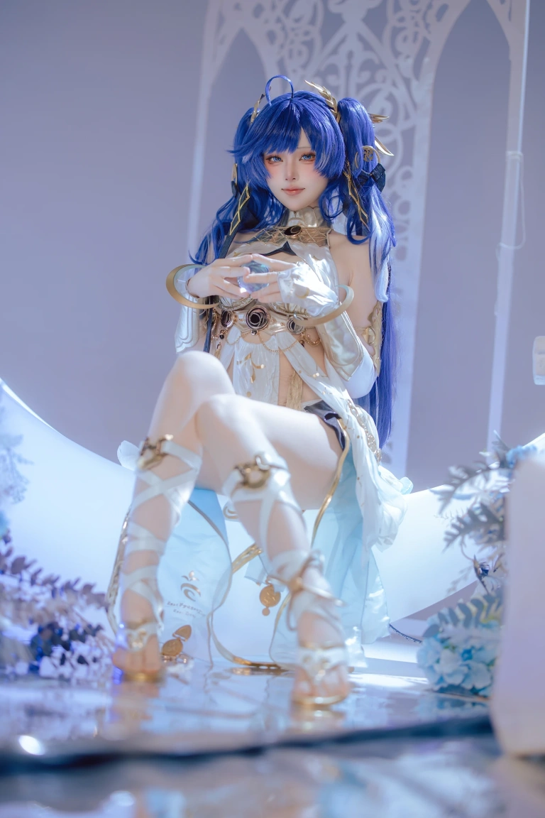 屿鱼《鸣潮 尤诺》主题写真：62张全套美图