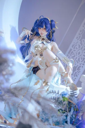 屿鱼《鸣潮 尤诺》主题写真：62张全套美图