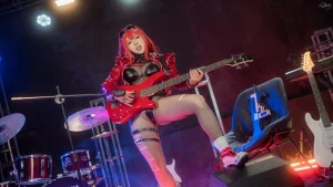 皮皮奶《Nikke胜利女神 沃伦姆》主题写真：58张全套美图，含1个视频