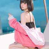 屿鱼《蔚蓝档案 静山真白泳装》主题写真：30张全套美图