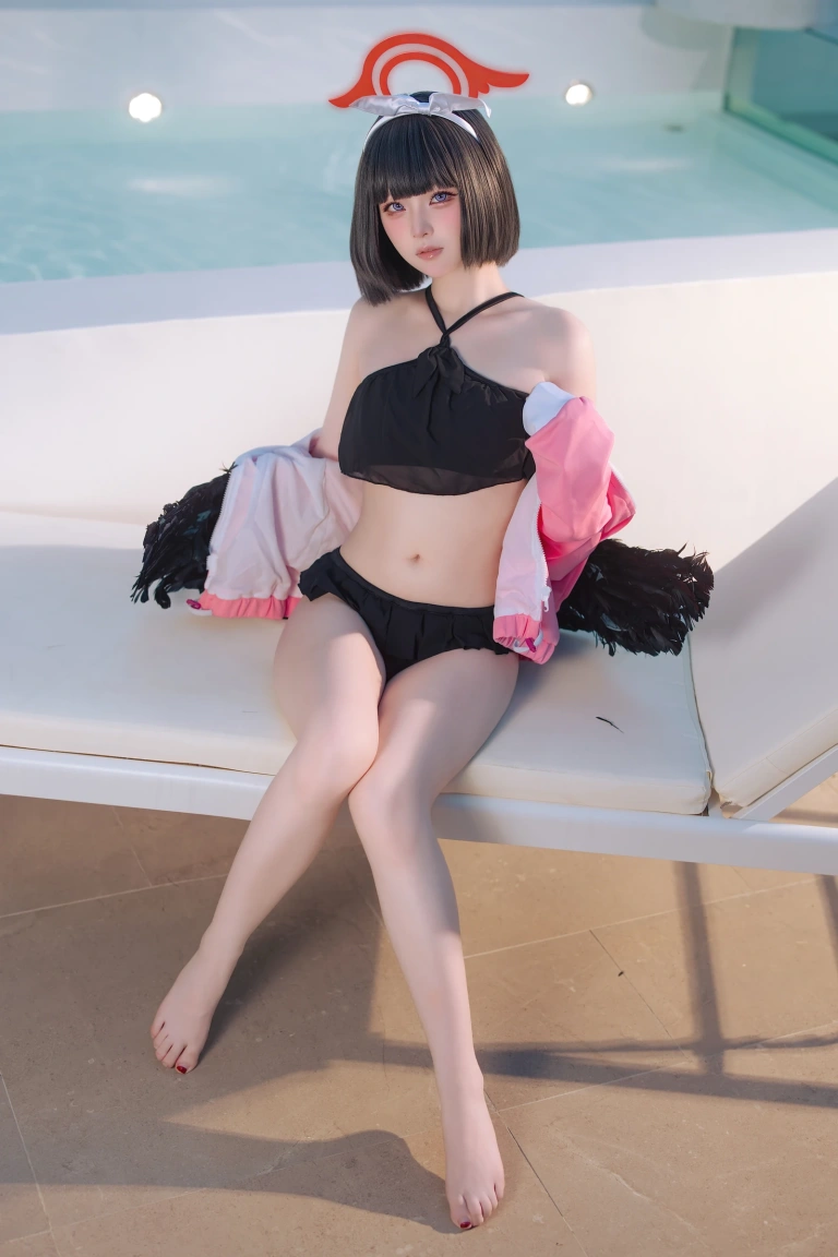 屿鱼《蔚蓝档案 静山真白泳装》主题写真：30张全套美图