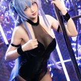 星之迟迟《《纯白と漆黑》 花园》主题写真：31张全套美图