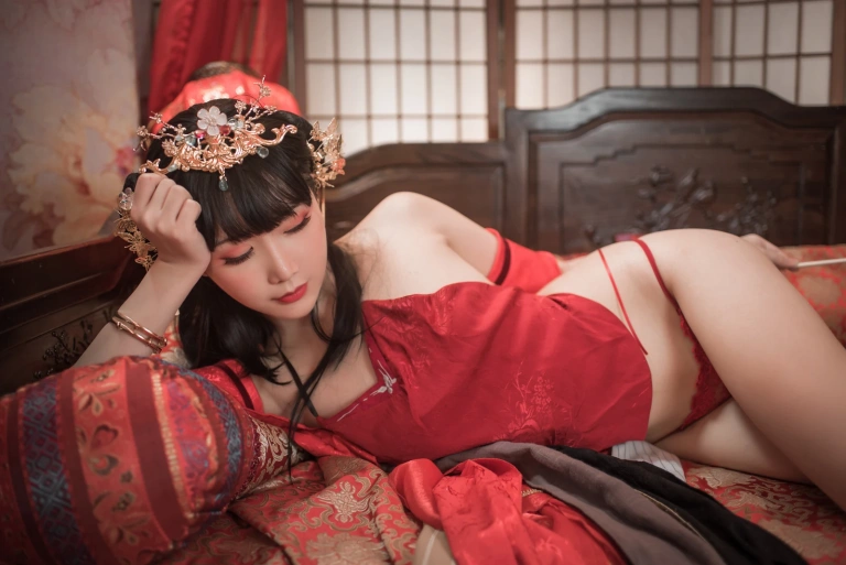 面饼仙儿《逸仙》主题写真：40张全套美图