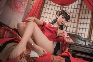 面饼仙儿《逸仙》主题写真：40张全套美图