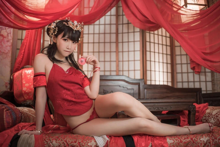 面饼仙儿《逸仙》主题写真：40张全套美图