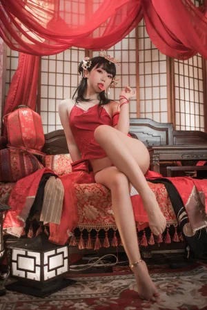 面饼仙儿《逸仙》主题写真：40张全套美图