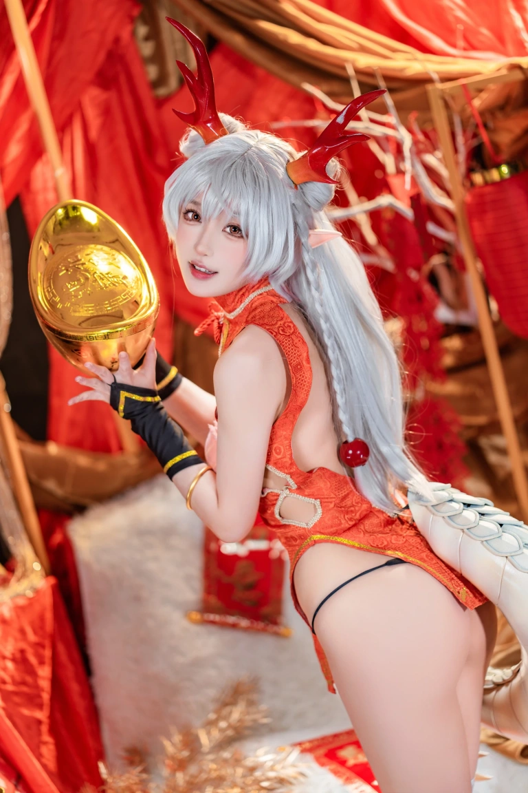 阿包也是兔娘《新春贺图 龙妹》主题写真：44张全套美图，含1个视频
