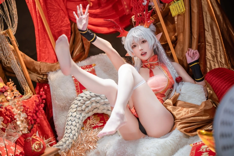 阿包也是兔娘《新春贺图 龙妹》主题写真：44张全套美图，含1个视频
