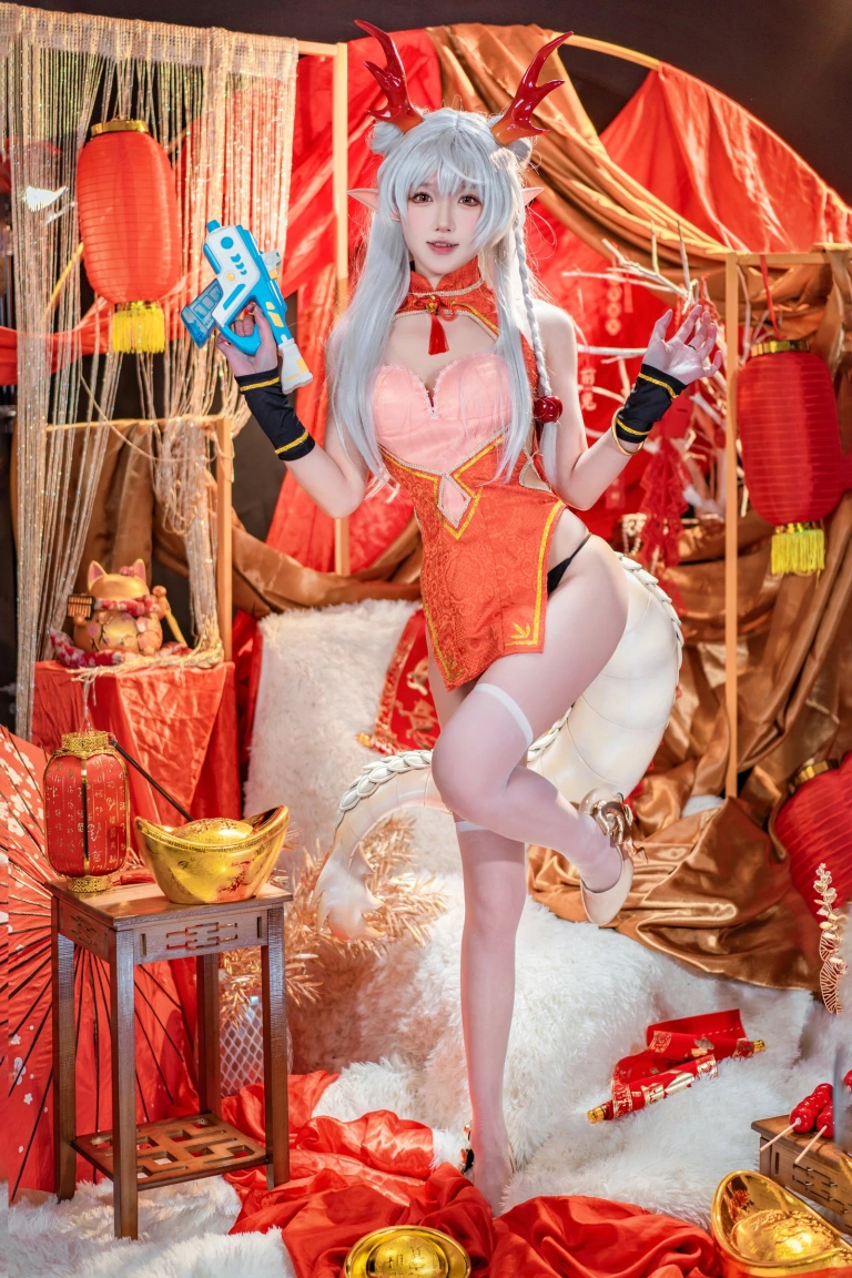 阿包也是兔娘《新春贺图 龙妹》主题写真：44张全套美图，含1个视频