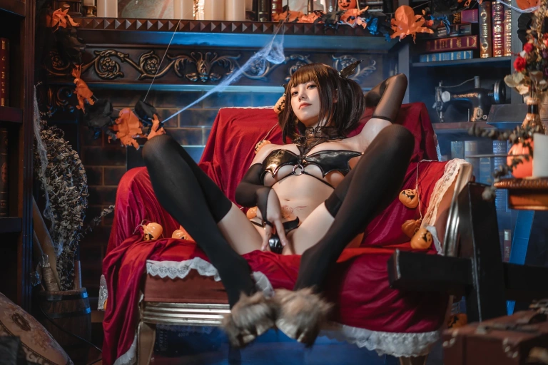 蜜汁猫裘《羊蹄魅魔》主题写真：50张全套美图