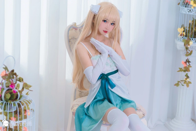 面饼仙儿《英莉莉》主题写真：12张全套美图