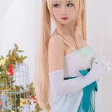 面饼仙儿《英莉莉》主题写真：12张全套美图