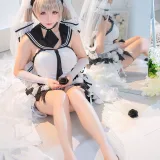 星之迟迟《《纯白と漆黑》 可畏》主题写真：20张全套美图