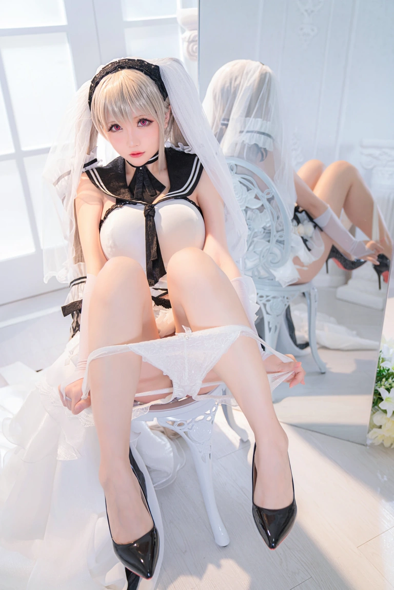 星之迟迟《《纯白と漆黑》 可畏》主题写真：20张全套美图