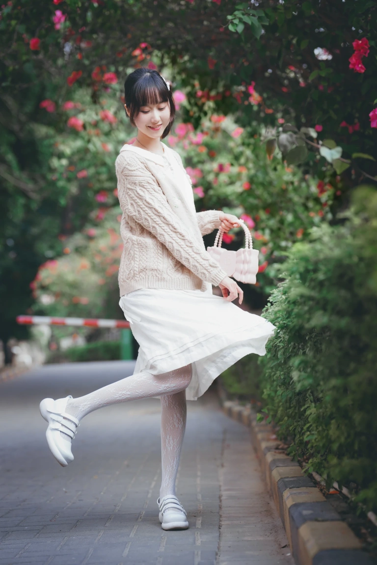 木棉棉《花与少女》主题写真：29张全套美图