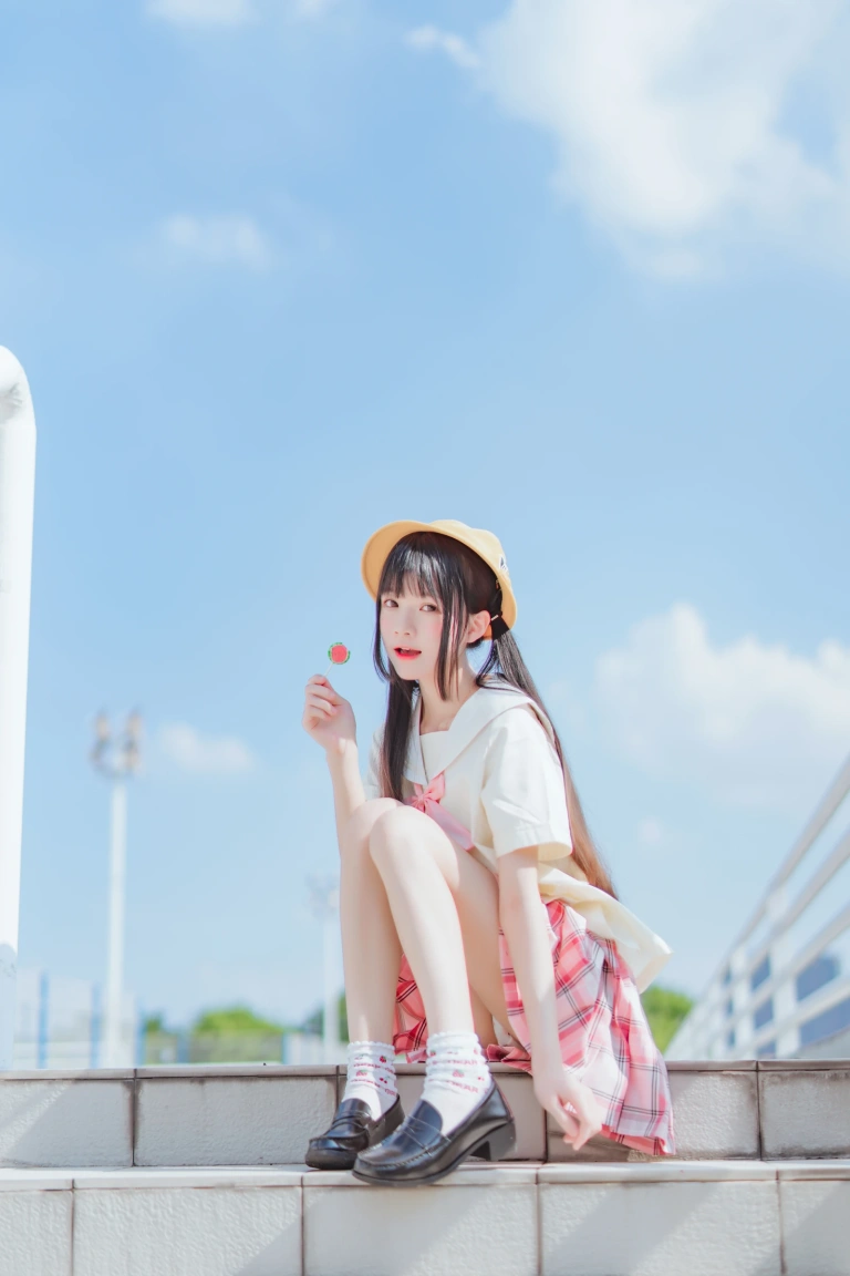桜桃喵《桜桃未熟2 幼稚园》主题写真：35张全套美图