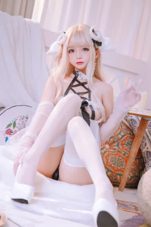 日奈娇(椎名莜)《白小绵羊》主题写真：70张全套美图
