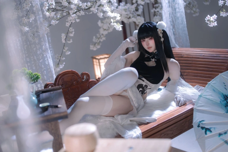 屿鱼《碧蓝航线 史特拉塞·艳书美玉》主题写真：97张全套美图