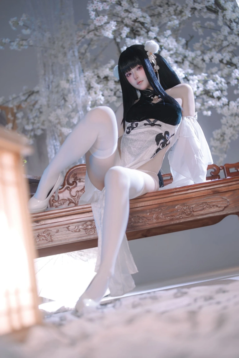 屿鱼《碧蓝航线 史特拉塞·艳书美玉》主题写真：97张全套美图