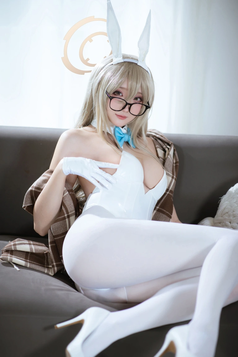 瓜希酱&Momoko葵葵《BA兔兔cos双人本》主题写真：93张全套美图