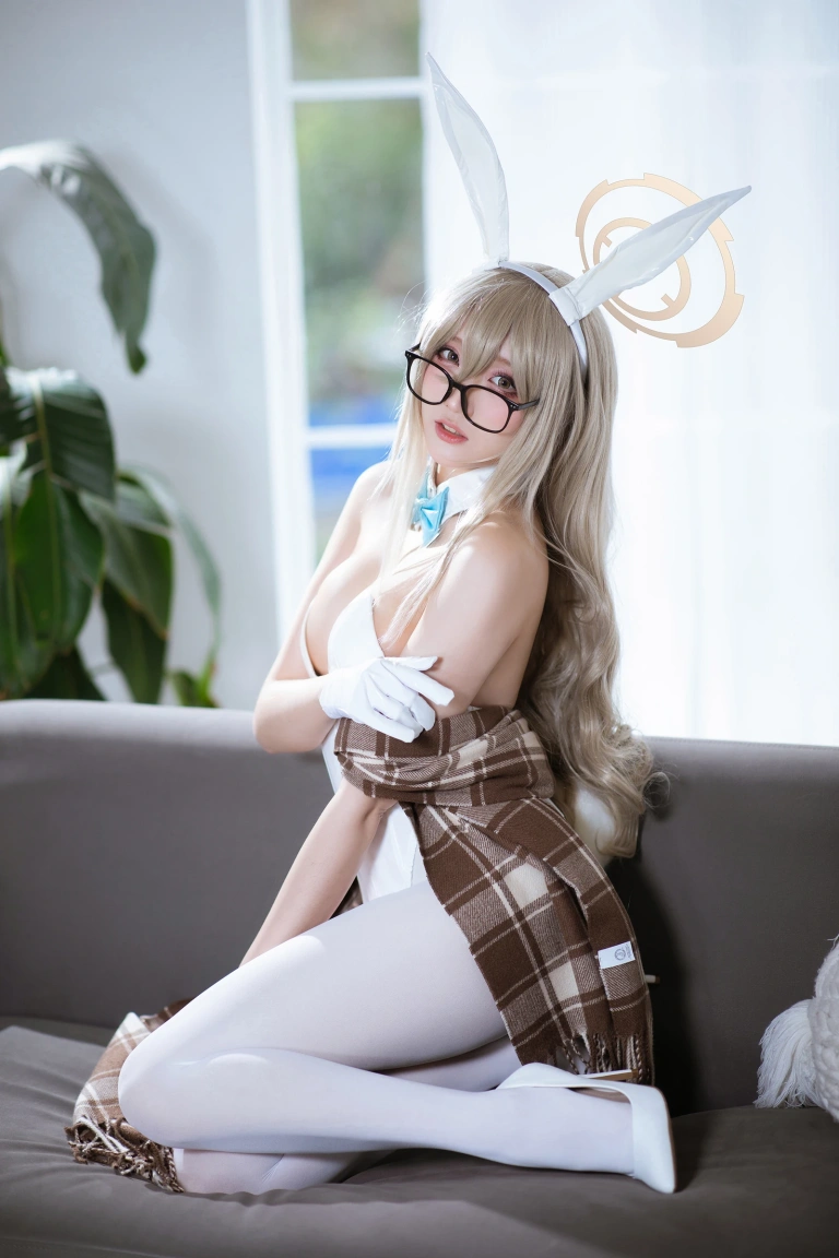 瓜希酱&Momoko葵葵《BA兔兔cos双人本》主题写真：93张全套美图