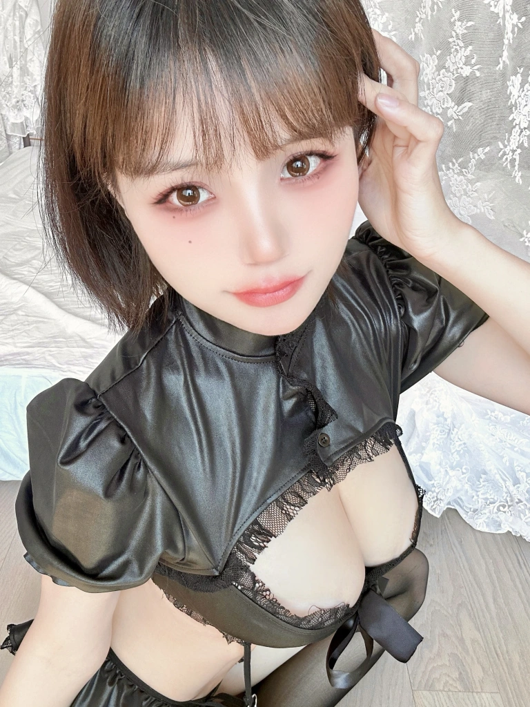 小仓千代《Fantia 2023年11月会员合集》主题写真：102张全套美图