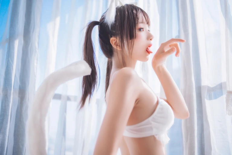 桜桃喵《一只恋爱》主题写真：44张全套美图