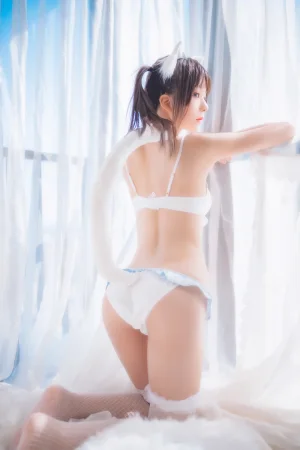 桜桃喵《一只恋爱》主题写真：44张全套美图