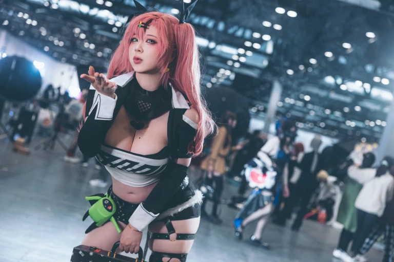 皮皮奶《妮可》主题写真：15张全套美图