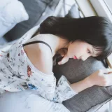 桜桃喵《倦》主题写真：32张全套美图