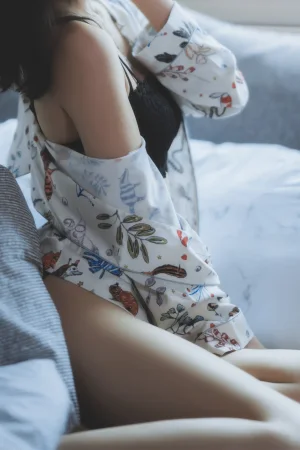 桜桃喵《倦》主题写真：32张全套美图