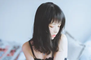 桜桃喵《倦》主题写真：32张全套美图