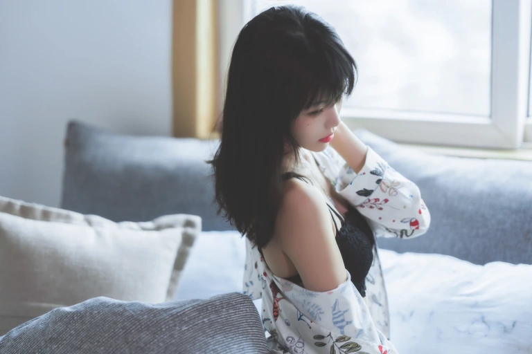 桜桃喵《倦》主题写真：32张全套美图