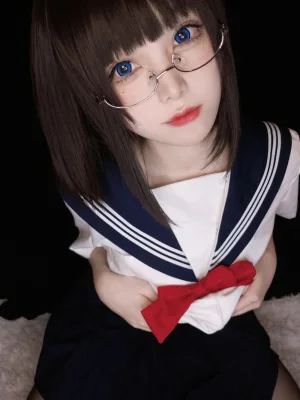 蜜汁猫裘《坏学妹自拍》主题写真：38张全套美图，含6个视频