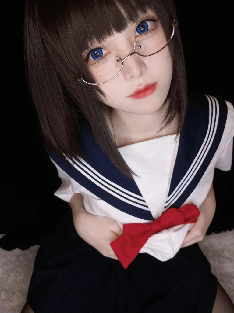 蜜汁猫裘《坏学妹自拍》主题写真：38张全套美图，含6个视频