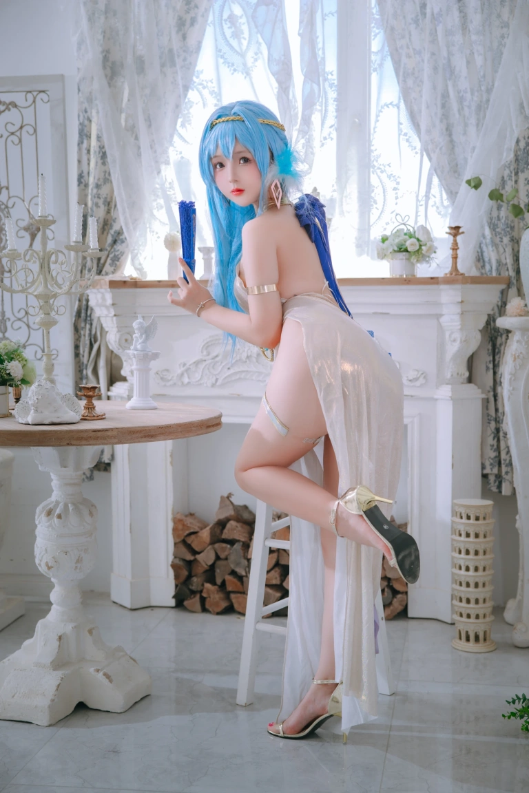 日奈娇(椎名莜)《海伦礼服》主题写真：46张全套美图