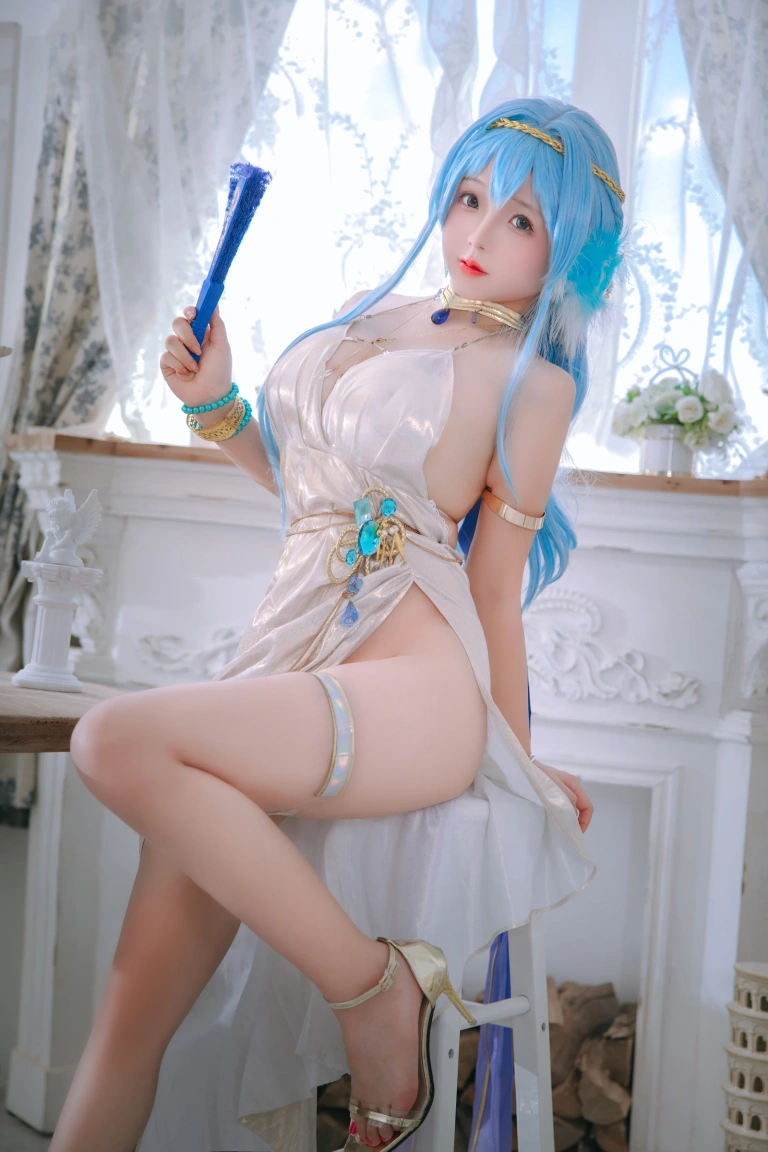 日奈娇(椎名莜)《海伦礼服》主题写真：46张全套美图