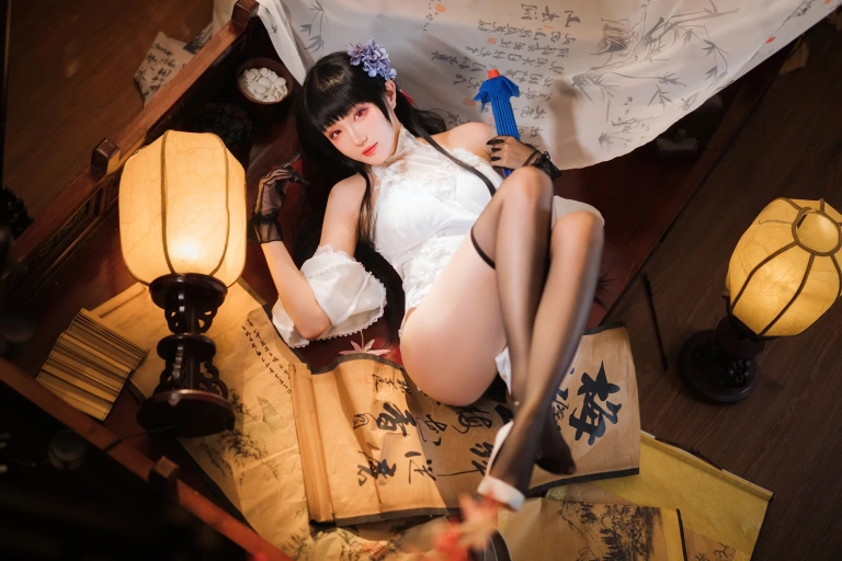 瓜希酱《逸仙改》主题写真：20张全套美图