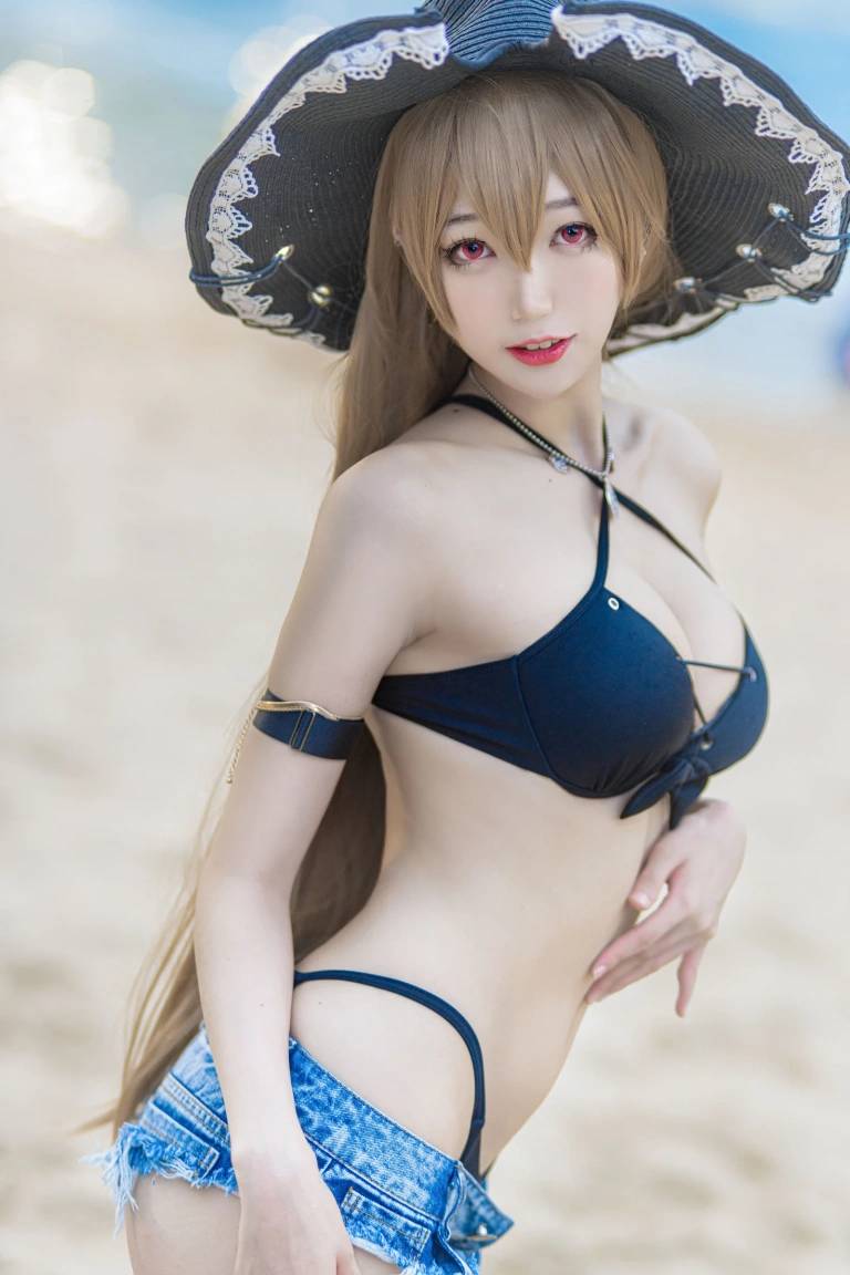 周叽是可爱兔兔《让巴尔泳装》主题写真：30张全套美图