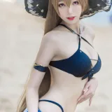 周叽是可爱兔兔《让巴尔泳装》主题写真：30张全套美图