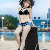 周叽是可爱兔兔《让巴尔泳装》主题写真：30张全套美图